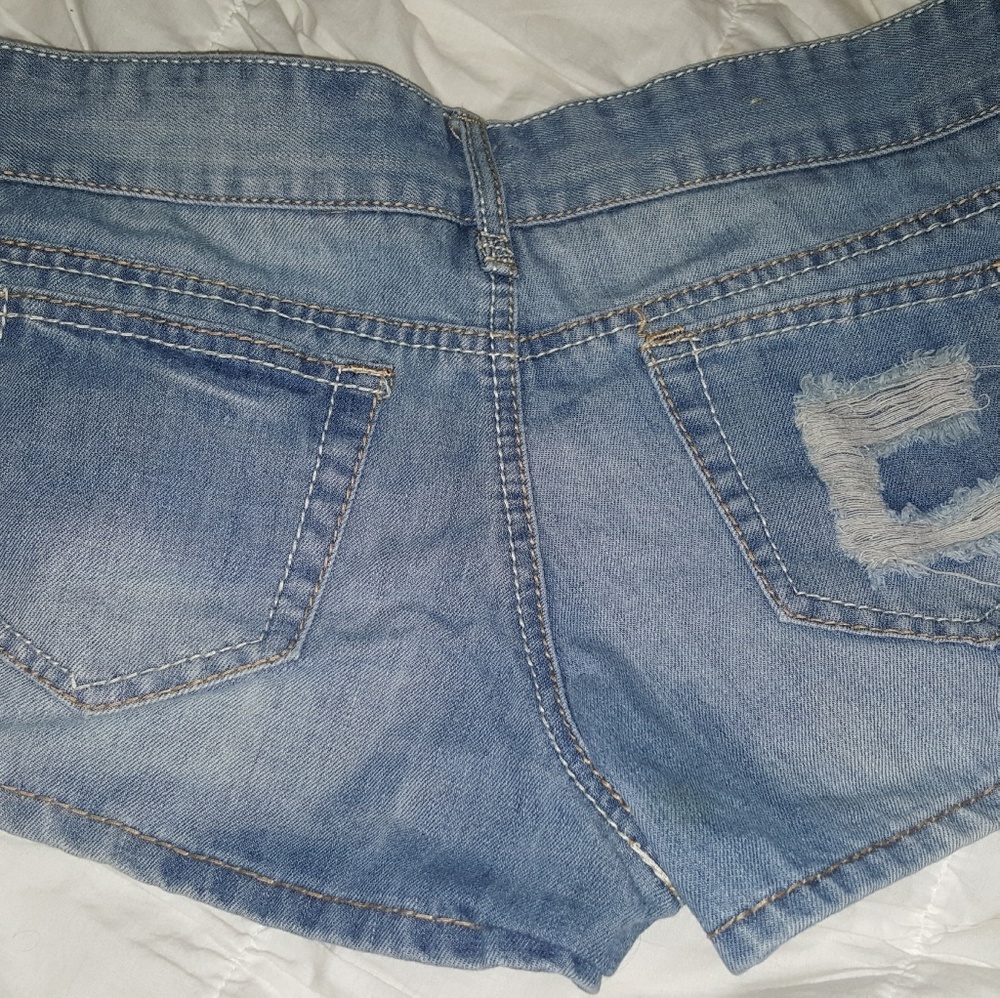 🍍Rue 21 Women's Distressed Jean shorts - Picture 4 of 4